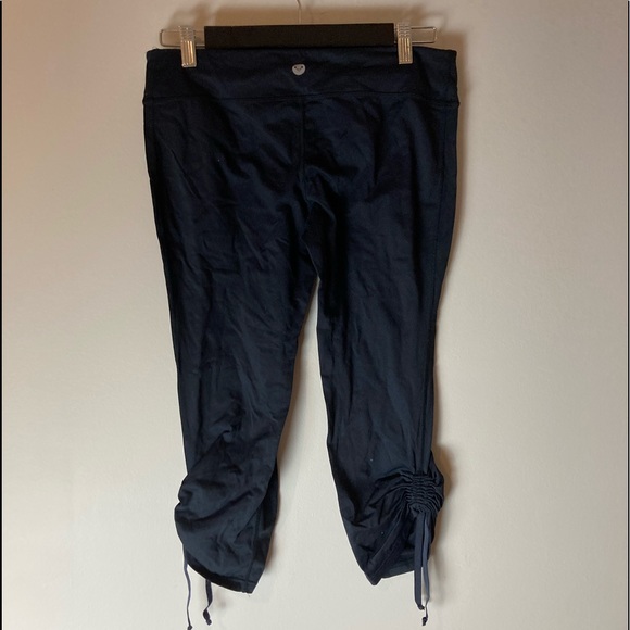 Roxy Capri - Picture 2 of 8